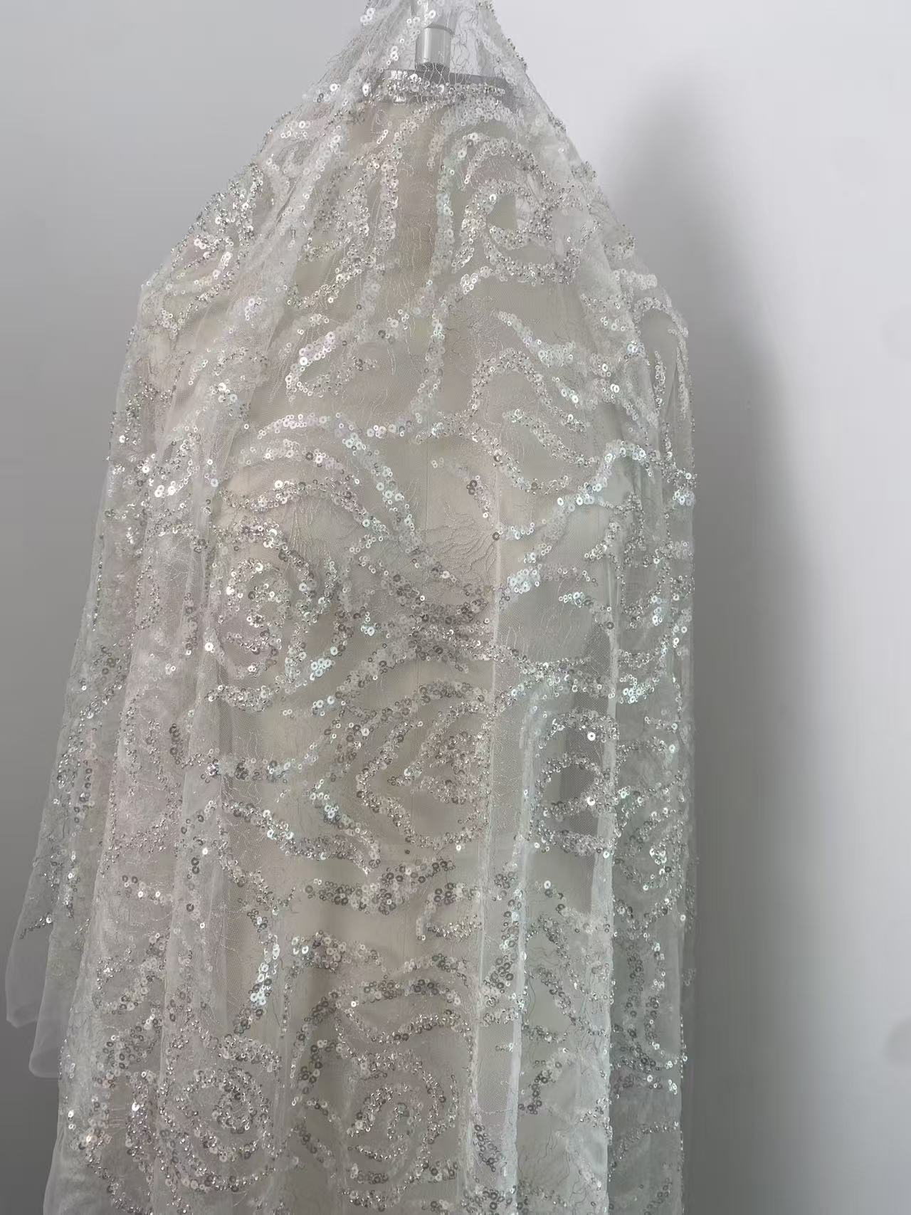 Heavy Bead Lace Fabric, Silver - đánh giá và giá Embroidery Rose